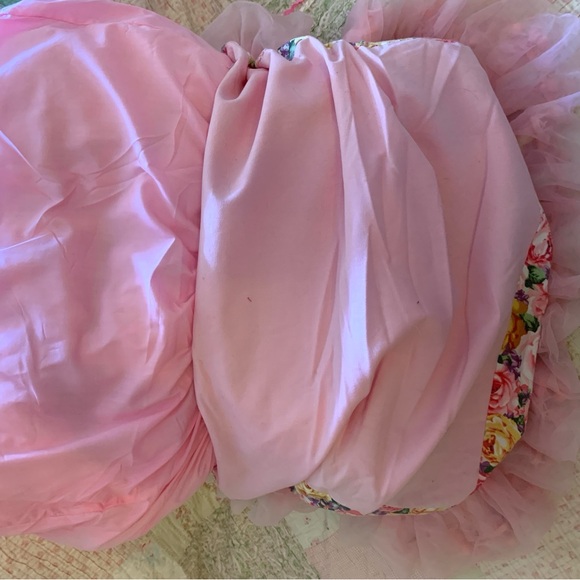 Vintage Handmade Patch Stitch Mixes
Pattern Accent Ruffled Pillow Pink
Multi 20" - Picture 11 of 13